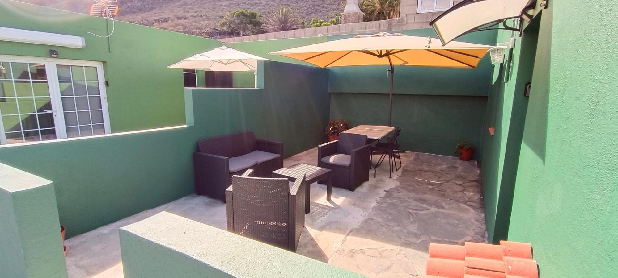 La En La El Hierro * Frontera